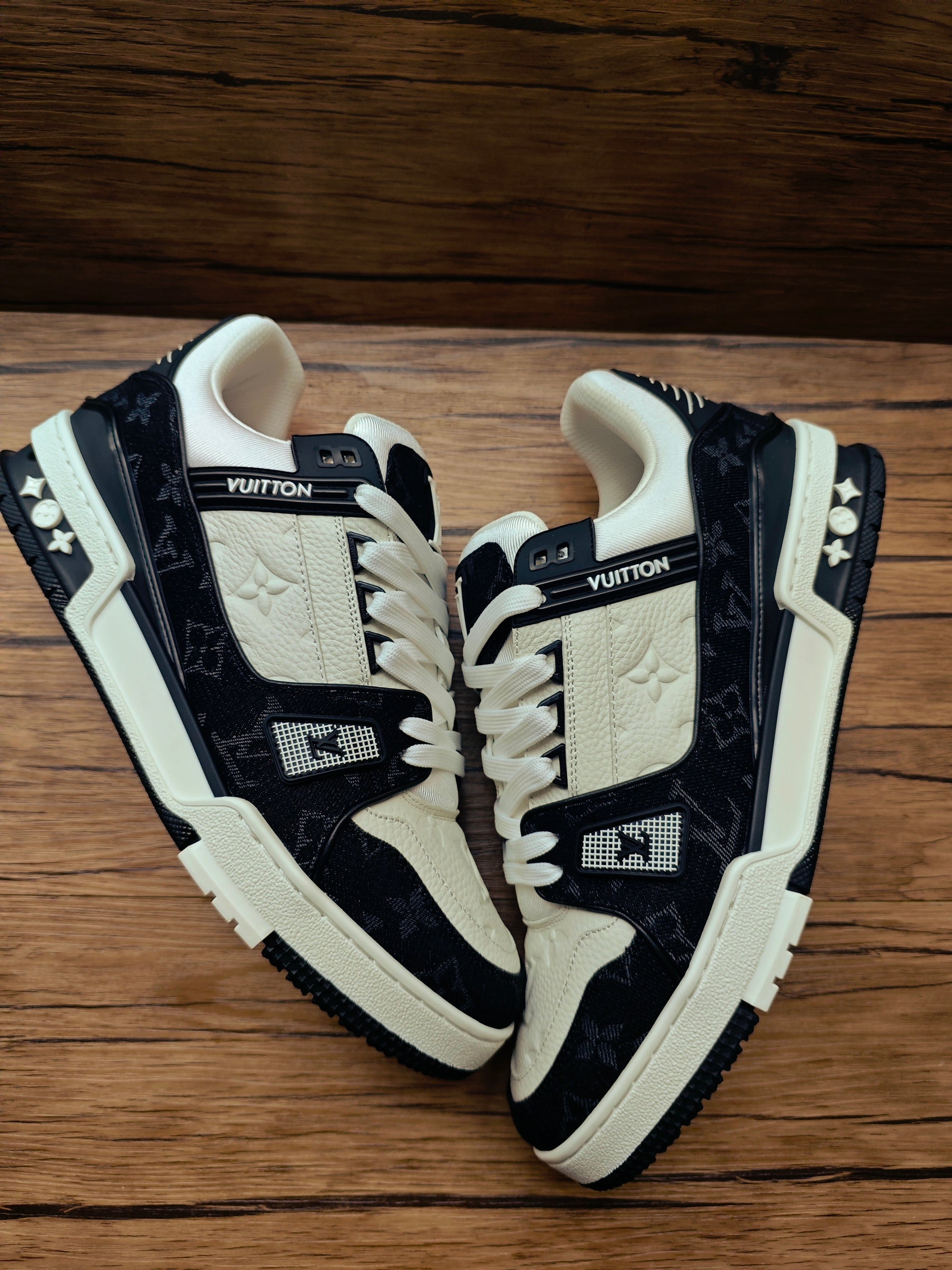 Louis Vuitton LV Trainer White Black