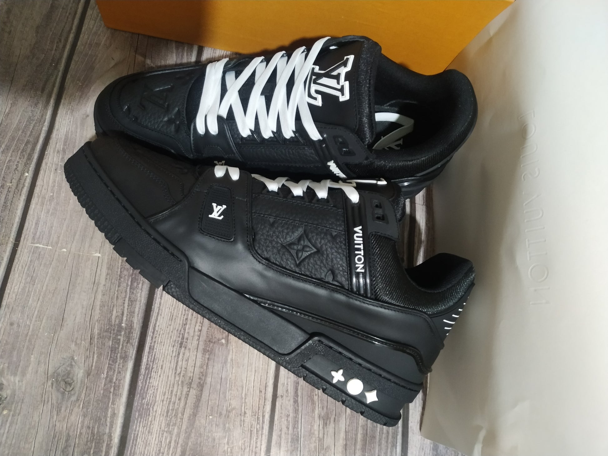 Louis Vuitton LV Trainer 'Black'